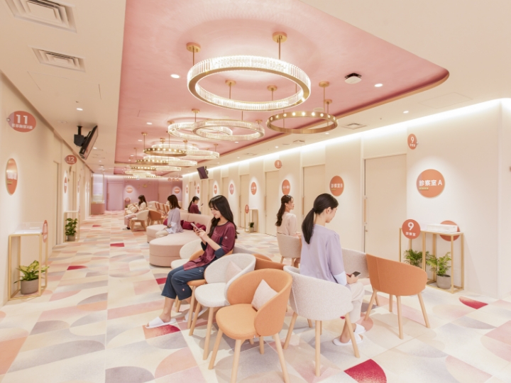 女性健診待合